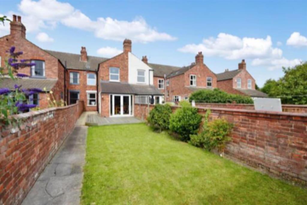 Spacious Victorian Townhouse With Cathedral Views Lincoln Exteriér fotografie